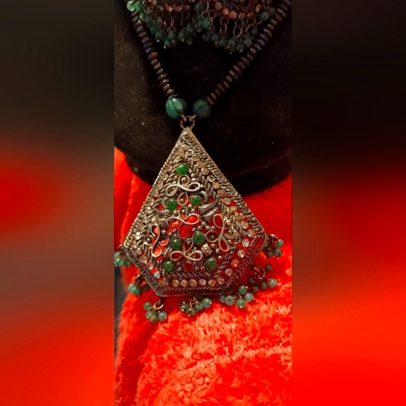 Vintage Green Jade Rhinestone 3 Piece with just Earrings and Necklace Set - Picture 2 of 5